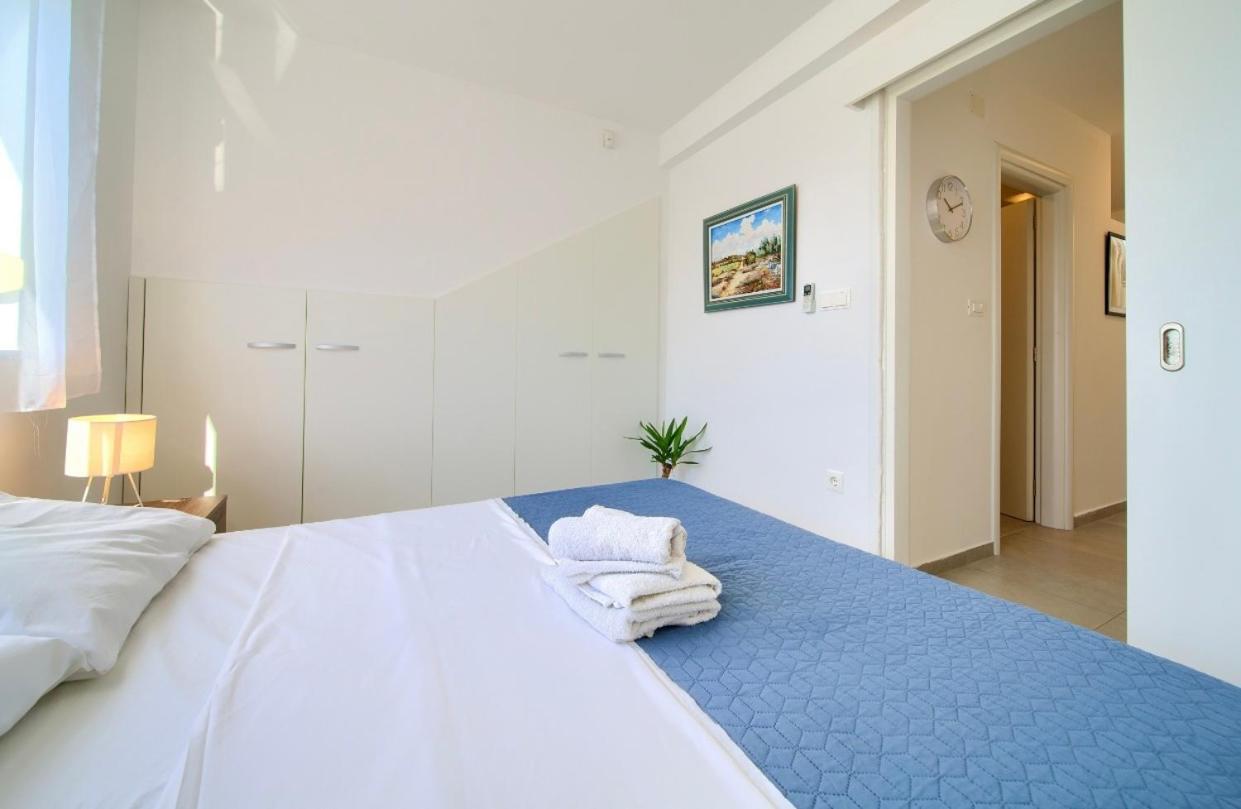 Apartment Sasso Bianco With The Private Pool Njivice Exteriér fotografie