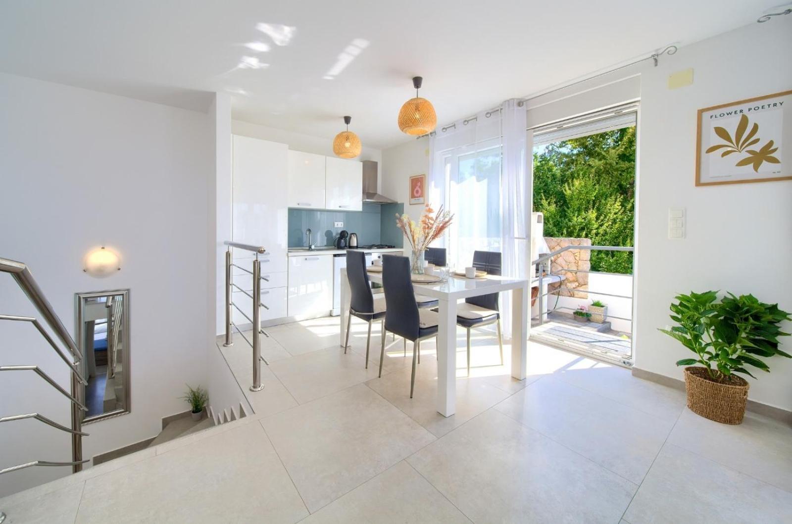 Apartment Sasso Bianco With The Private Pool Njivice Exteriér fotografie